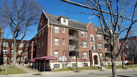 Tudor Court Apartments .